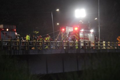 El cuerpo sin vida fue extraído con equipos especiales del Cuerpo de Bomberos.