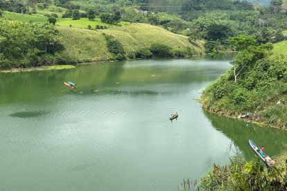 La Represa La Esperanza está ubicada en el cantón Bolívar, provincia de Manabí.