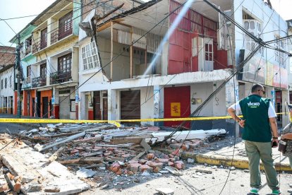 El sismo del pasado 25 de abril dejó a decenas de familias en la calle por la destrucción de sus hogares.