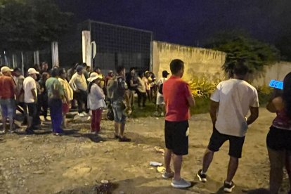 El ataque armado dejó diez heridos inicialmente, dos de ellos no resistieron y murieron horas después en el hospital.