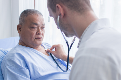 El tratamiento adecuado de la hipertensión pulmonar puede reducir la presión en las arterias pulmonares y prevenir insuficiencia cardíaca.