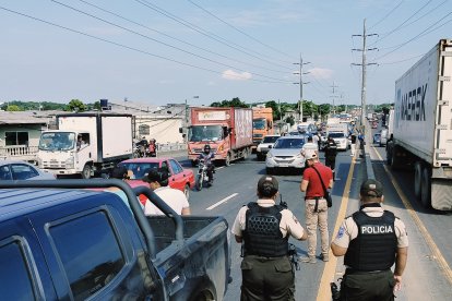 Policías acudieron al sector para recabar información e indicios relacionados al caso.
