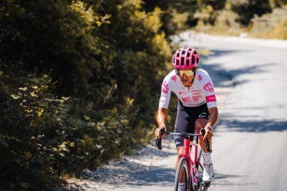Richard Carapaz es el líder del EF Education-EasyPost.

Team partners: Free to use images from Harry Talbot in creative web or social media content digitally. Photo credit must be given to Harry Talbot (Instagram: @visualsofharry). For use in print or advertising, please contact: marketing.procycling@ef.com

Media: Free to use up to three images per feature from Harry Talbot for digital, editorial use. Photo credit must be given to Harry Talbot (Instagram: @visualsofharry). For use in print or advertising, please contact: press.procycling@ef.com