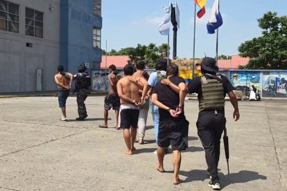 Cinco sujetos fueron aprehendidos durante operativos efectuados en Daule y Guayaquil.