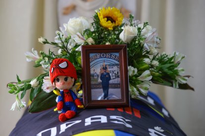 Marlon Gamushig era el menor y el único varón de cuatro hermanos.