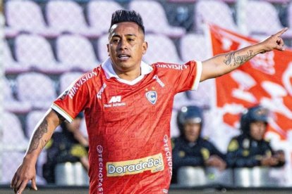 Christian Cueva es suplente en Cienciano.