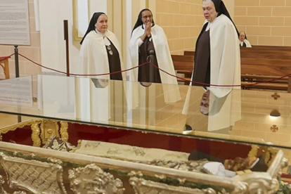Exhiben en España el cuerpo incorrupto de Santa Teresa de Jesús