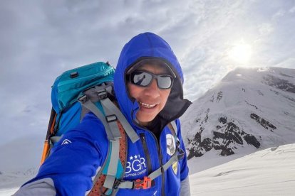 La expedición de Arévalo enfrentó condiciones extremas en la ruta hacia la cima del Everest.