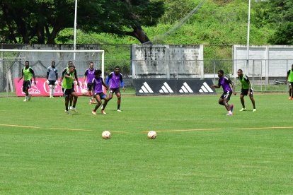 Emelec visita a Barcelona SC en la fecha 13 de la LigaPro 2025.