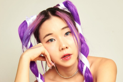 Sujin Kim mejor conocida como Chingu Amiga o Soojinicoreana, es una youtuber, maestra de coreano y tiktoker coreana