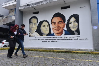 El rostro de David destaca en el mural, como símbolo de memoria y lucha por los desaparecidos.