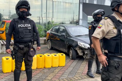 La Policía decomisó licor adulterado en Monte Sinaí.