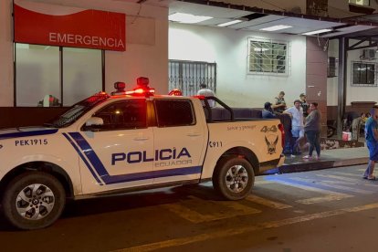 Los heridos fueron llevados al Hospital Martín Icaza. Entre ellos constan dos  trabajadora sexuales.