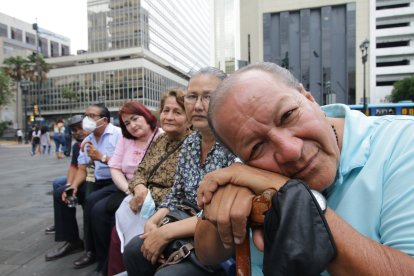 Imagen referencial. El 30% de los adultos mayores en Ecuador dependen su pensión del IESS para subsistir.