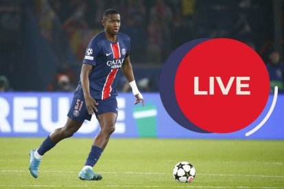 Willian Pacho juega la final de la Copa Francia.