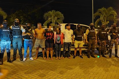 Los detenidos durante el operativo ejecutado por la Policía.