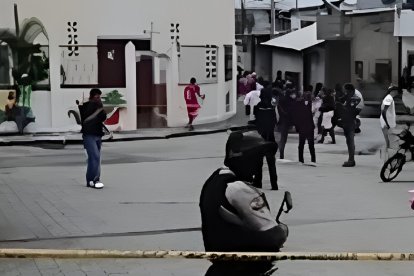 En el sitio, los gendarmes recogieron al menos ocho casquillos de bala.