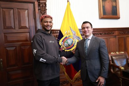 El presidente Daniel Noboa dio un reconocimiento al peleador tricolor.