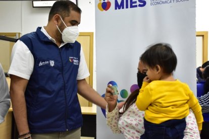 El objetivo del bono es reducir la pobreza, mejorar la calidad de vida y garantizar derechos básicos como la educación, la salud y la nutrición