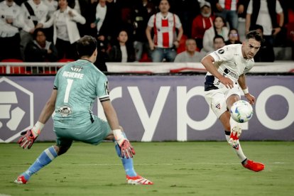 Liga de Quito goleó 3-0 a Central Córdoba en el cierre de la fase de grupos de la Copa Libertadores 2025.