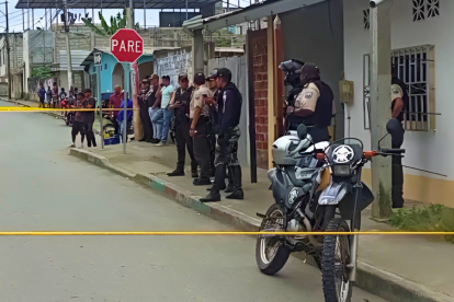 La escena del crimen en Esmeraldas, donde le quitaron la vida a un hombre.