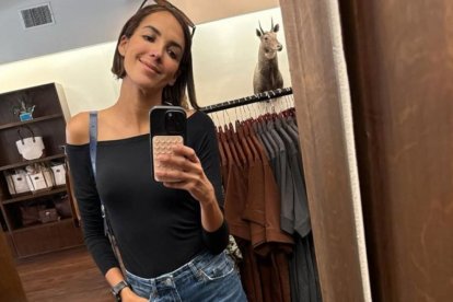 La deportista mantiene su fe y fortaleza mientras documenta su tratamiento contra el cáncer de ovario.