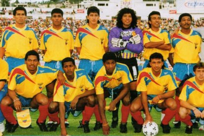 La plantilla de Ecuador que enfrentó las Eliminatorias rumbo al Mundial de 1994 y que tuvieron a Espinoza como su arquero insigne.