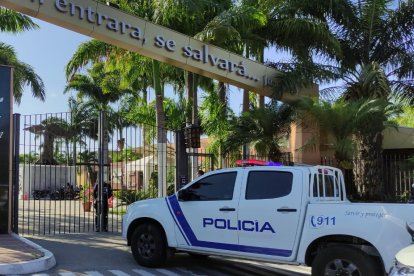 La Policía investiga el crimen dentro de cementerio privado.