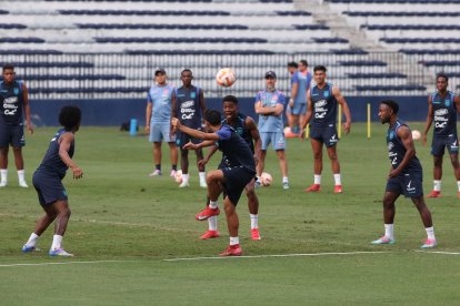 ESTADIO CAPWELL PRIMER ENTRENAMIENTO DE LA SELECCION DE ECUADOR FECHA:02/06/2025 PERIODISTA:JERSON RUIZ AG-PERIODISTA AG-GUAYAQUIL AG-EXPRESO AG-GRANASA