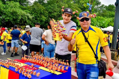 Jorge y Jeremías Cazares, un dúo de padre e hijo que vendían los capibaras de la Tri.