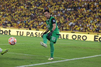Gonzalo Valle no recibió goles en su debut con la selección de Ecuador.