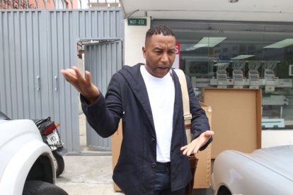 Ulises de la Cruz mantiene su vida cerca de las canchas por sus hijos, ambos en LDU.