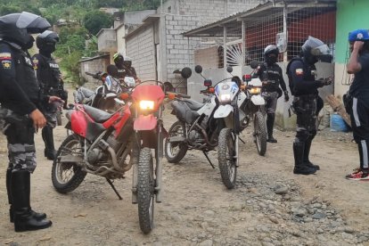 En Esmeraldas, fueron capturados sospechosos de extorsiones.