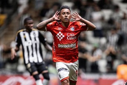 Christian Cueva tiene contrato vigente con Cienciano.