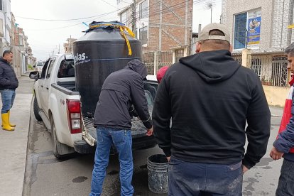 En Loja escasea el agua desde el sábado pasado.