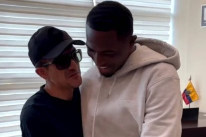 Richard Carapaz y su emotivo encuentro con Willian Pacho.