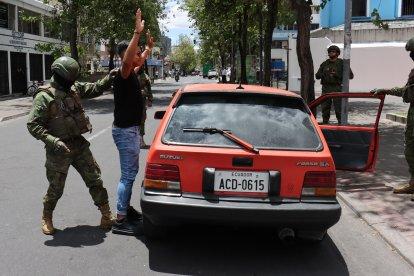 El objetivo final del estado de excepción es garantizar el orden público.
