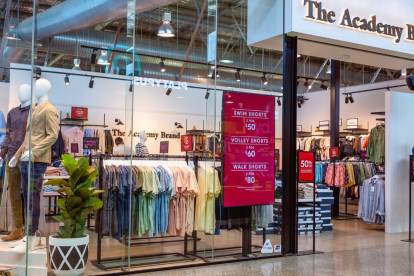 ¿Por qué comprar en outlets de Estados Unidos pondría es riesgo tu visa?