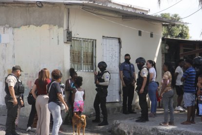 Una vivienda fue baleada en Socio Vivienda. Moradores están aterrados.