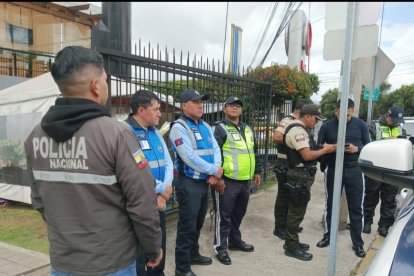 Los sospechosos fueron detenidos por personal de la Policía Judicial, quienes fueron alertados del delito por el ECU 911.