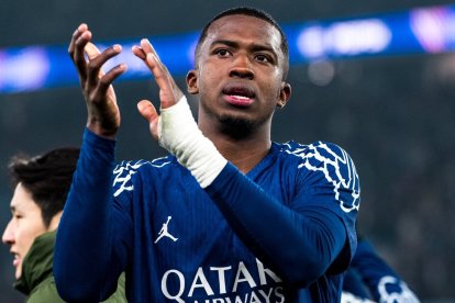 Willian Pacho, defensa ecuatoriano del PSG.