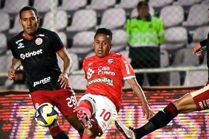 Christian Cueva, nuevo refuerzo del Bombillo.