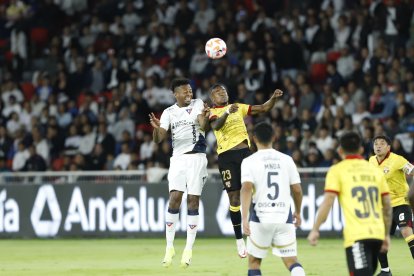 Barcelona no tiene reacción en el campeonato nacional. Su caída ante Liga de Quito desató la furia de sus hinchas.