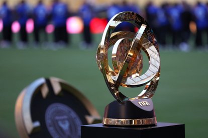 El trofeo de la Copa Mundial de Clubes de la FIFA.