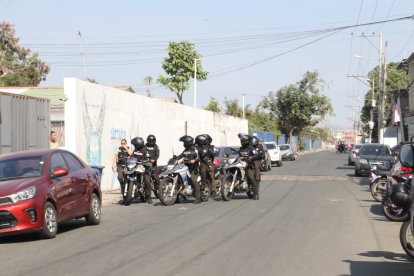 Dos personas fueron detenidas por el crimen de un policía en Guayaquil.