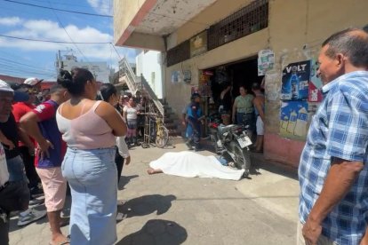 El sospechoso habría atacado a tiros a un ciudadano horas antes de su cambio de look.