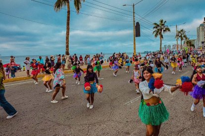El balneario de Salinas, en la provincia de Santa Elena, dio la bienvenida a la esperada temporada de avistamiento de ballenas jorobadas.