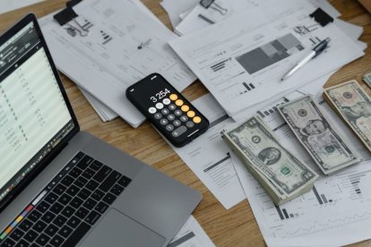 Proyecto que elimina intereses de impuestos pendientes hasta diciembre 2024 llega al debate legislativo