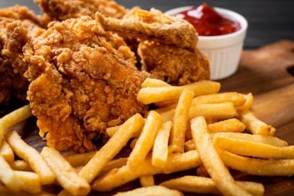 Mujer pagó más de 600 dólares por un papi pollo.