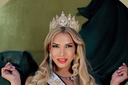 Conocida como 'La Barbie humana' fue elegida por la Organización del evento Queen